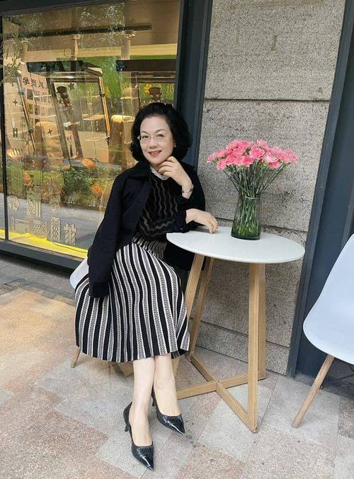 熟女人妻啪啪视频的相关介绍