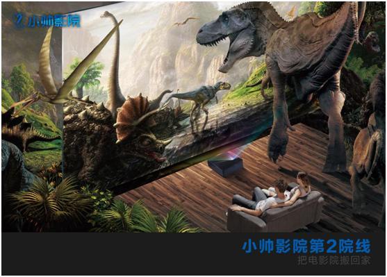 SEO标题：电影院男友亲密行为引热议：如何应对公共场合的情趣与尊重？  
（长尾关键词：电影院情侣行为、公共场合亲密界限、恋爱中的尊重沟通）